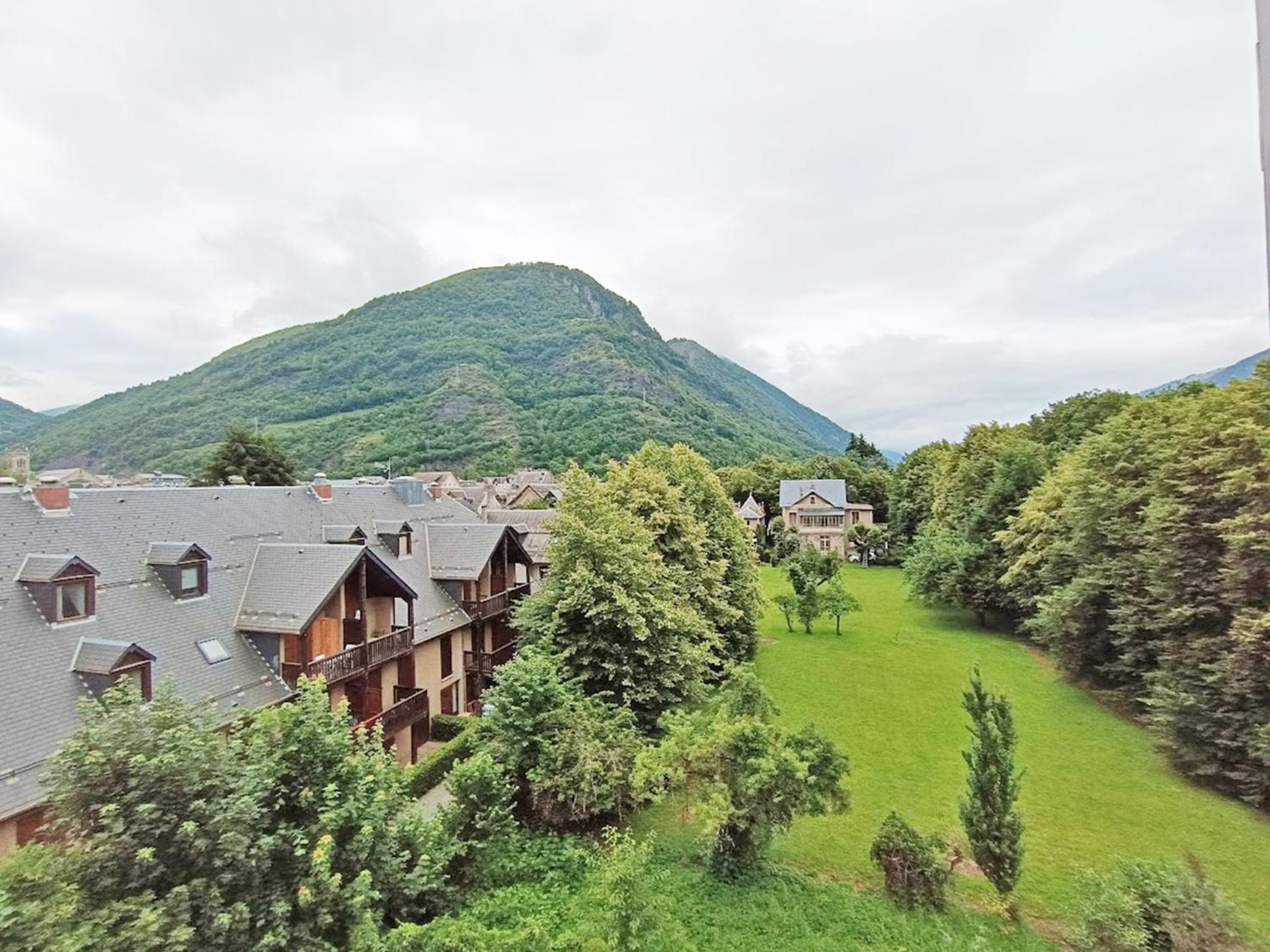 Chez Charlotte, T3 Duplex, Vue Montagne, Parking Gratuit, Ascenseur, 4 Personnes Bagneres-de-Luchon Exterior foto